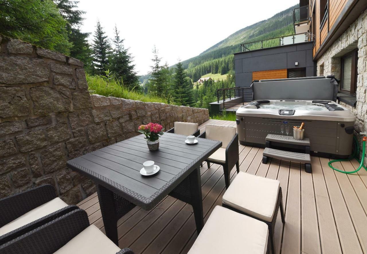 Apartment Adelka 104 With Private Whirlpool Špindlerŭv Mlýn Kültér fotó