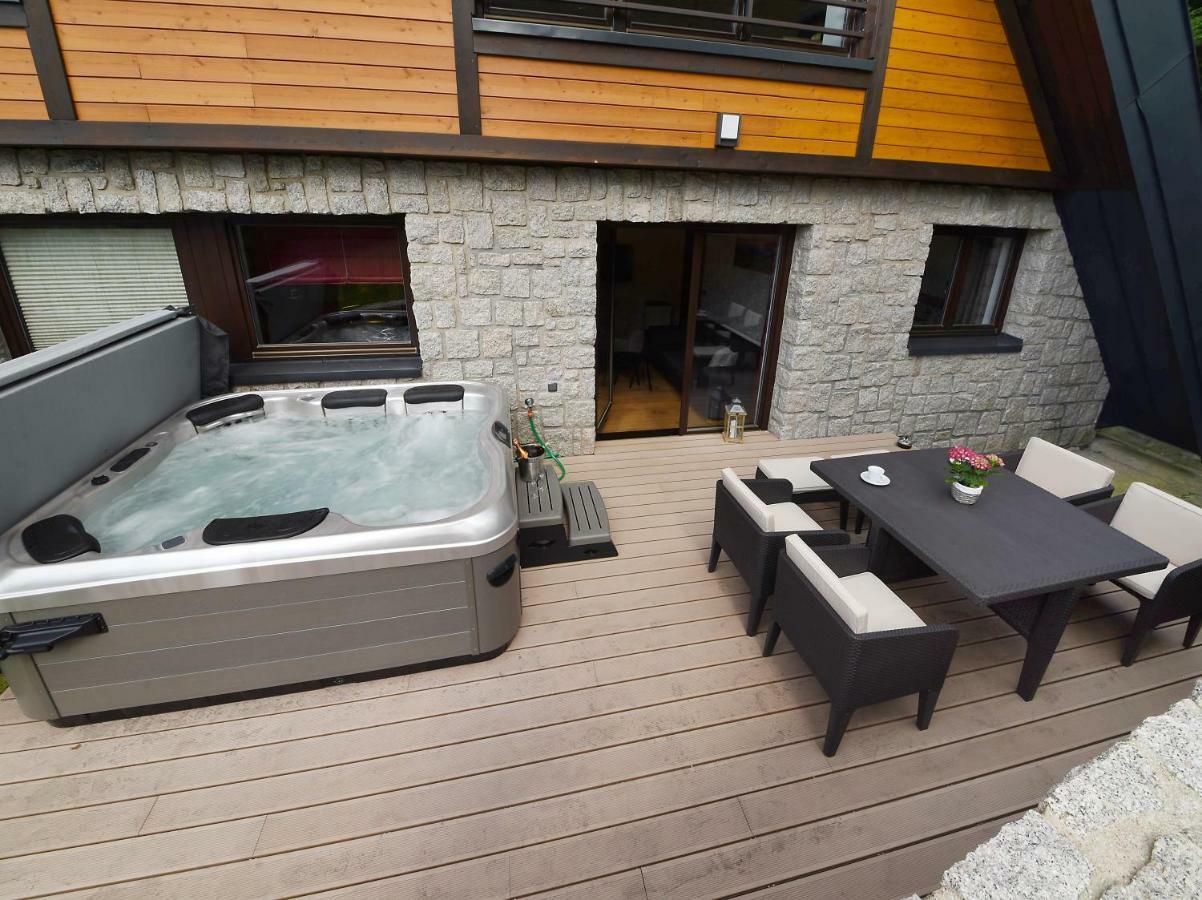 Apartment Adelka 104 With Private Whirlpool Špindlerŭv Mlýn Kültér fotó